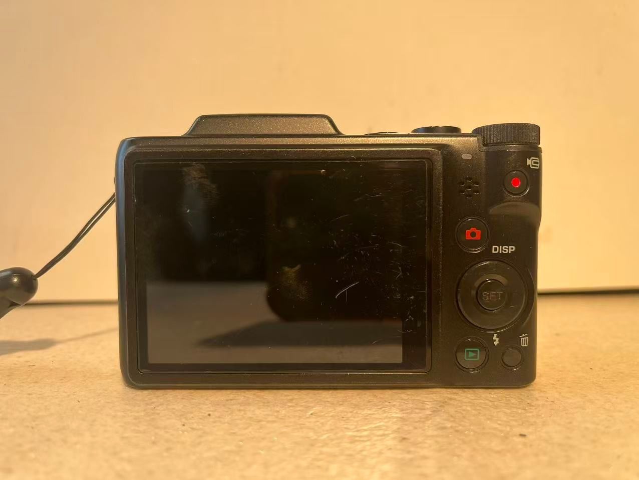 【極美品】CASIO EXILIM EX-H50 ブラック Casio Exilim EX-H50 pictures and hands-on