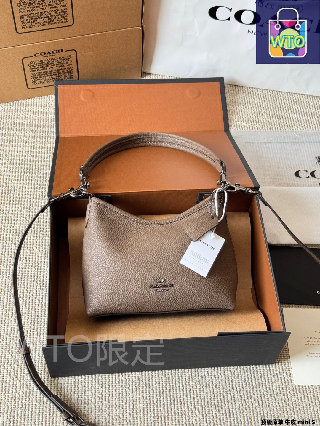 CELINE ブラック ワンショルダー タンクトップ 2x45n-0v1902.jpg