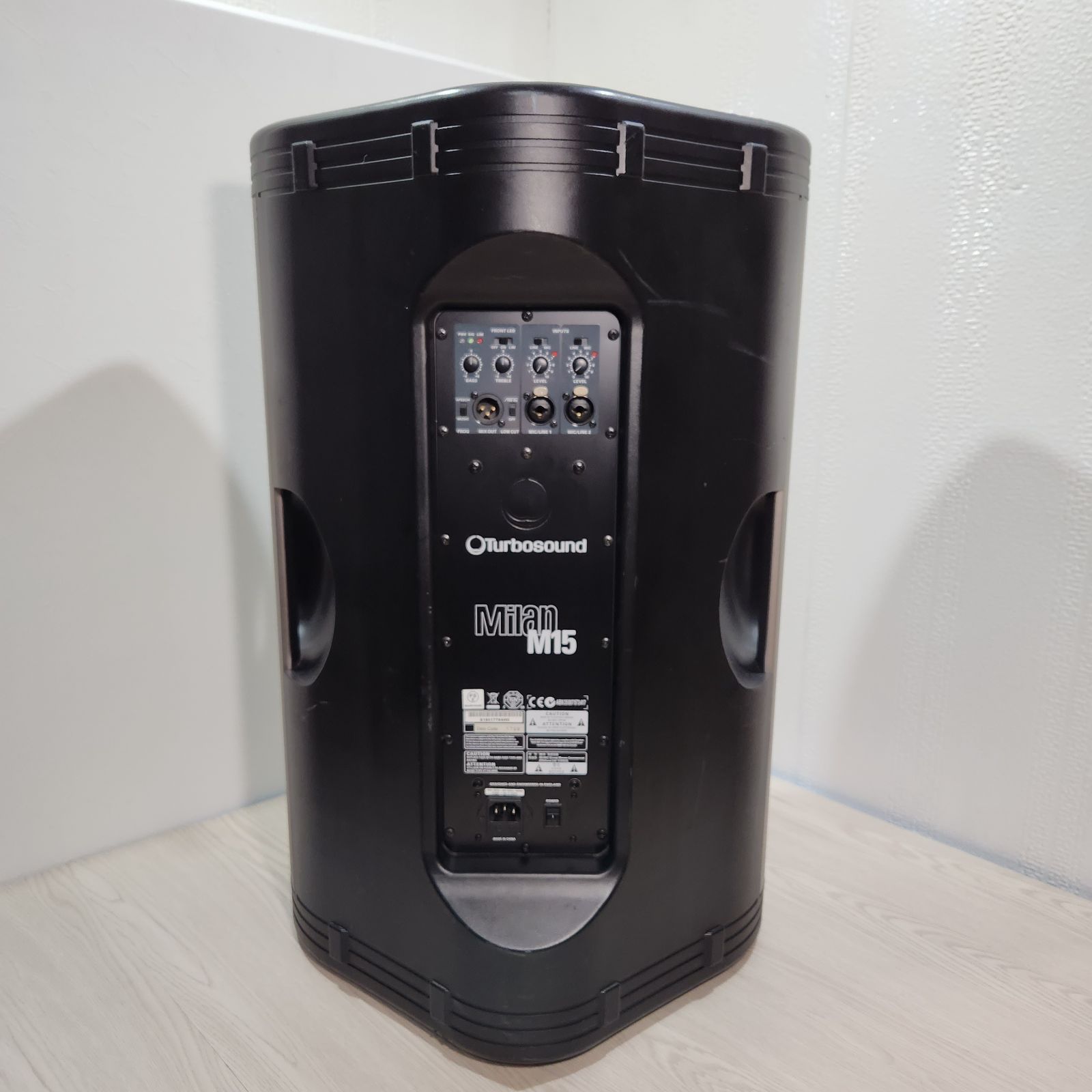 ミラノ Turbosound