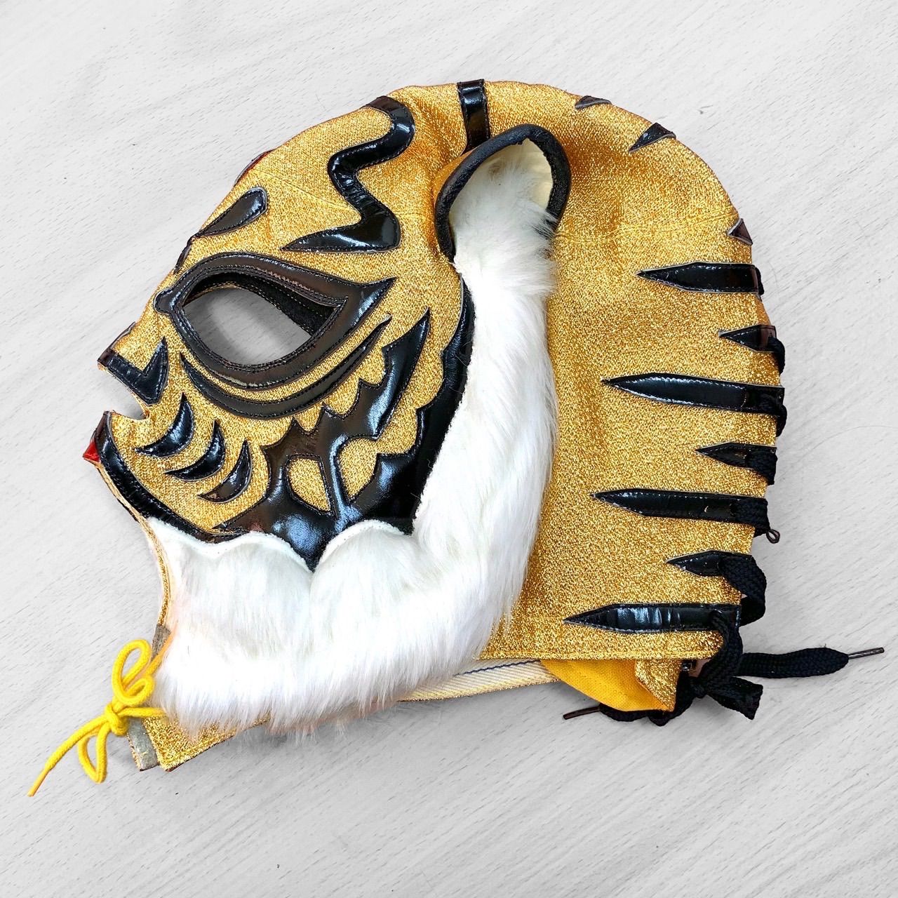 希少品⭐️初代タイガーマスクバージョン】 金ラメ 白髭 黒エナメル 額 
