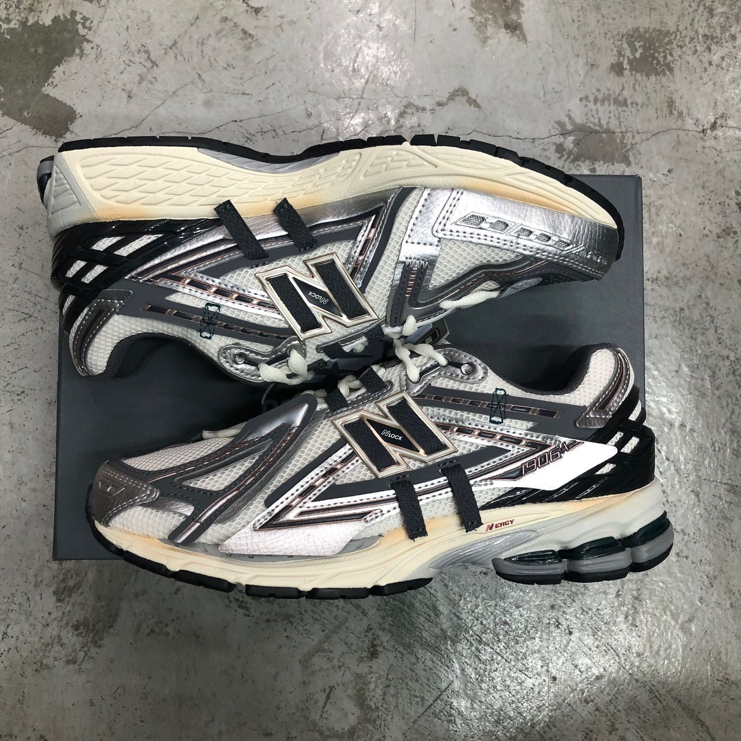 新品 NEW BALANCE M1906A 