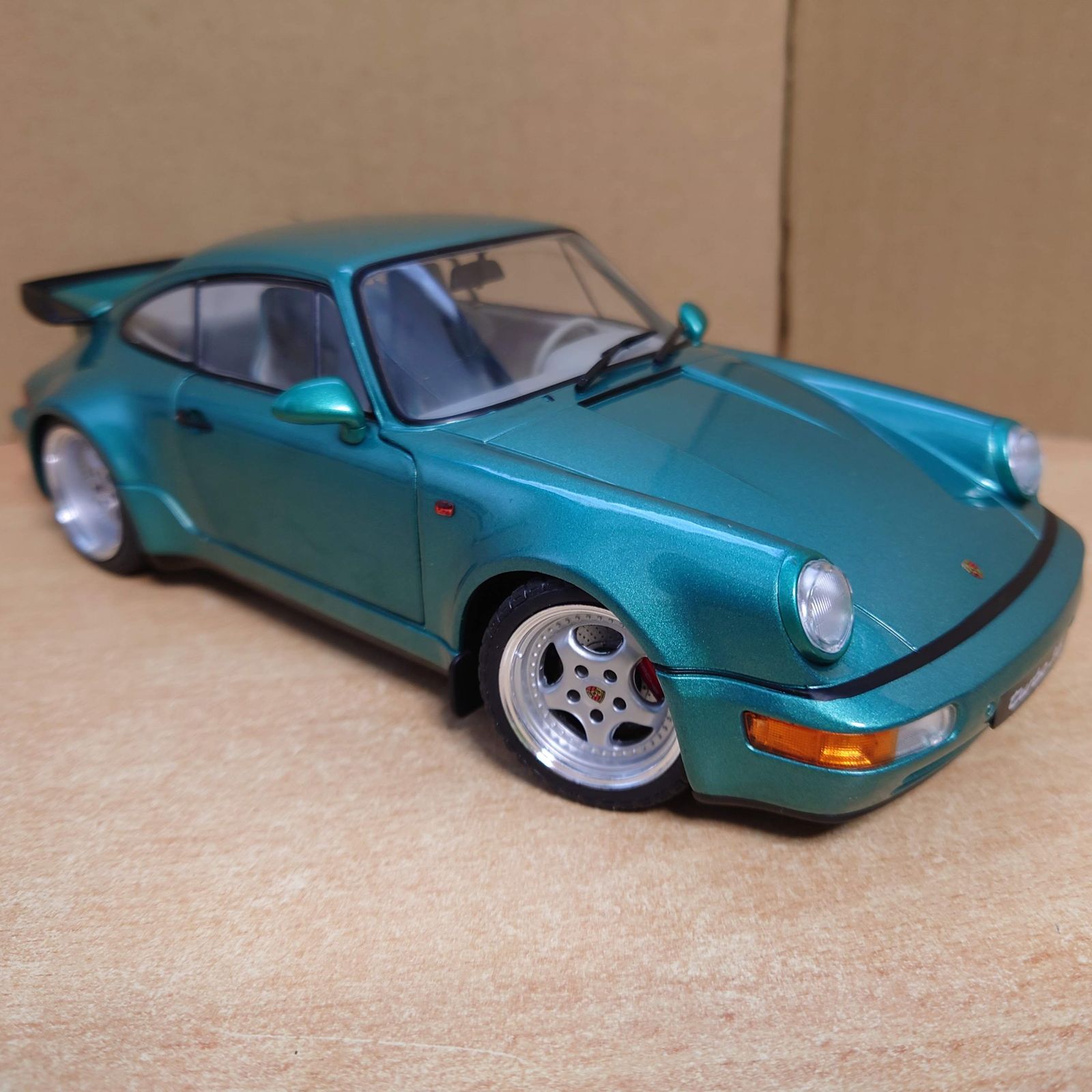 ミニカー Solido 1 18 1991 ポルシェ 964 ターボ 紫色 1991 Porsche