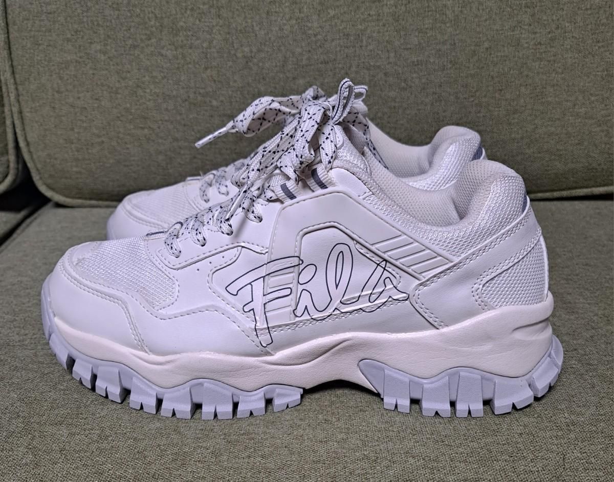 【雷市場（ポンジャン）商品韓国直送】FILA(フィラ) 運搬する スニーカー トレッキングシューズ 235 ー 240