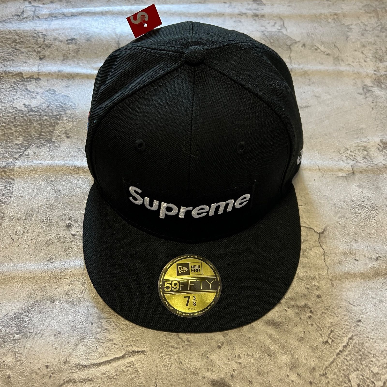 黒 Supreme World Famous Box Logo New Eraキャップ