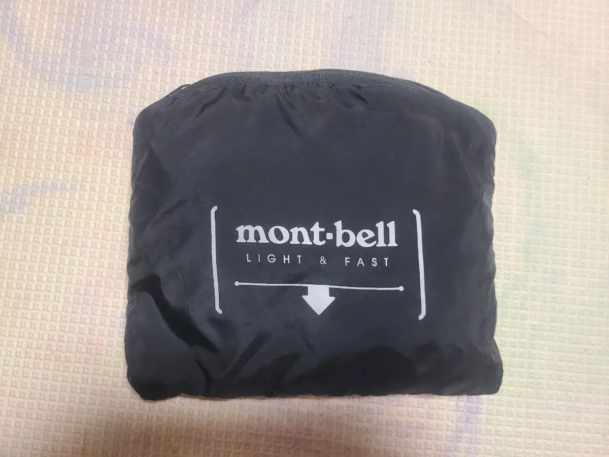 mont-bell モンベル ポンチョ 黒 その他 武道 格闘技