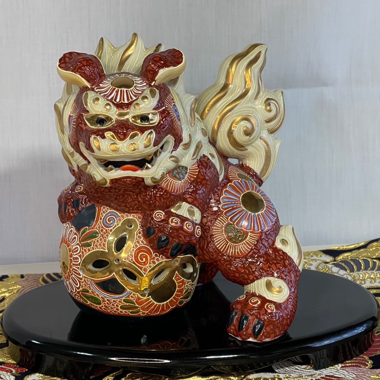九谷焼】【魔除け 邪気祓い】唐獅子 5号 玉乗り獅子 美術工芸品