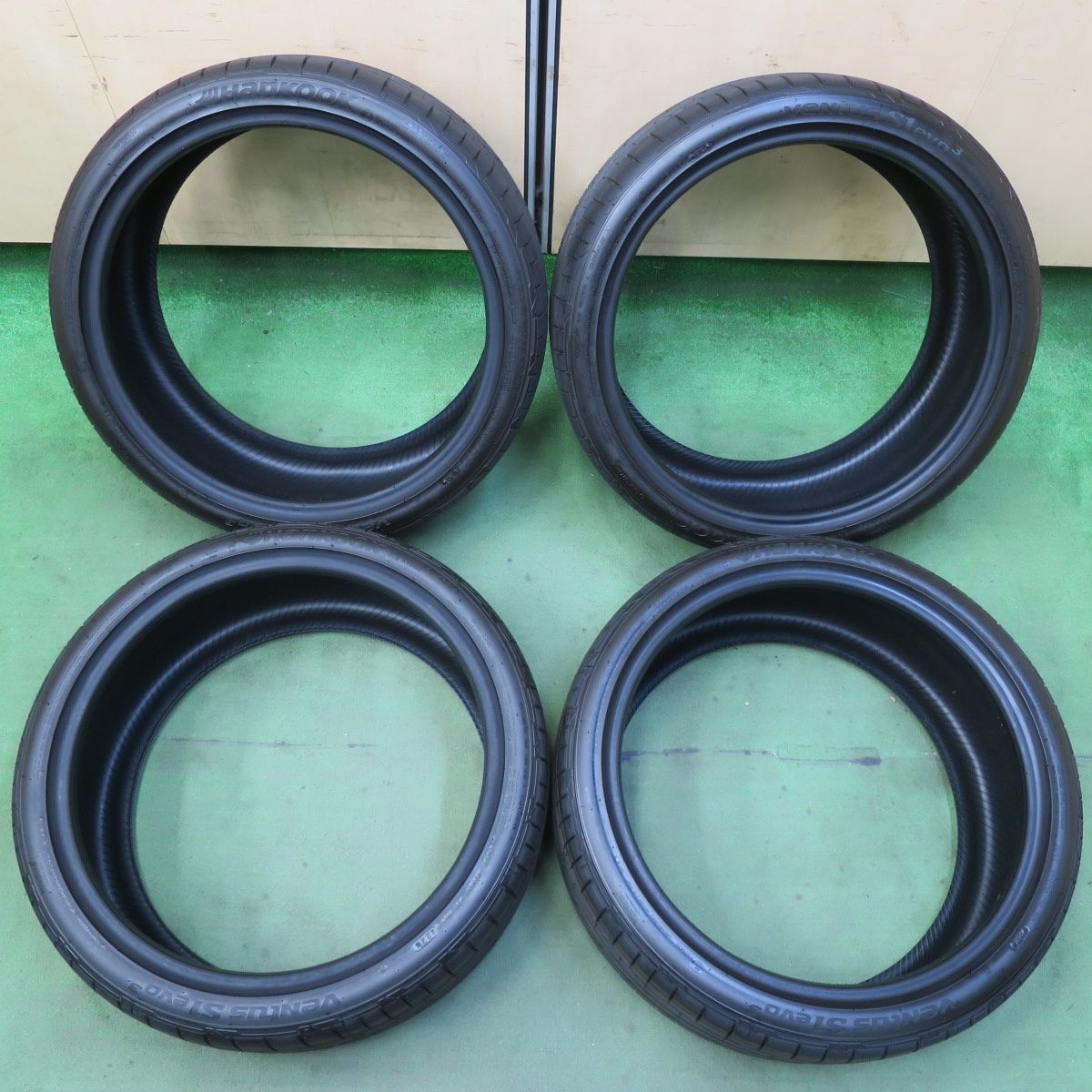 新車外し 25年 235 35 R 19 ハンコック ベンタス S 1 evo 3 タイヤ 19インチ ワーゲン ゴルフ 等 5073101イノタ