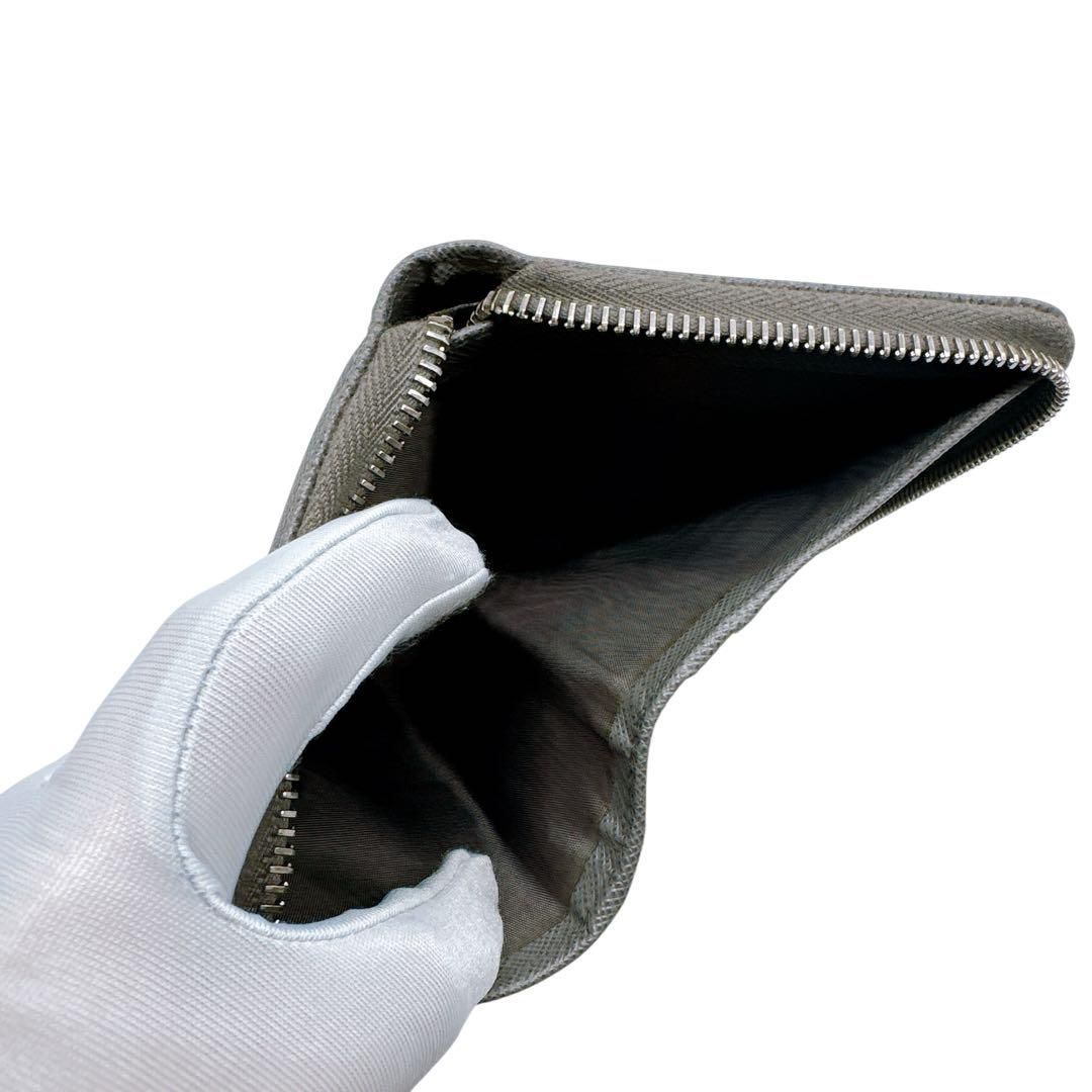 プラダ サフィアーノ レザー ジップラウンド 二つ折り財布 PRADA 美品