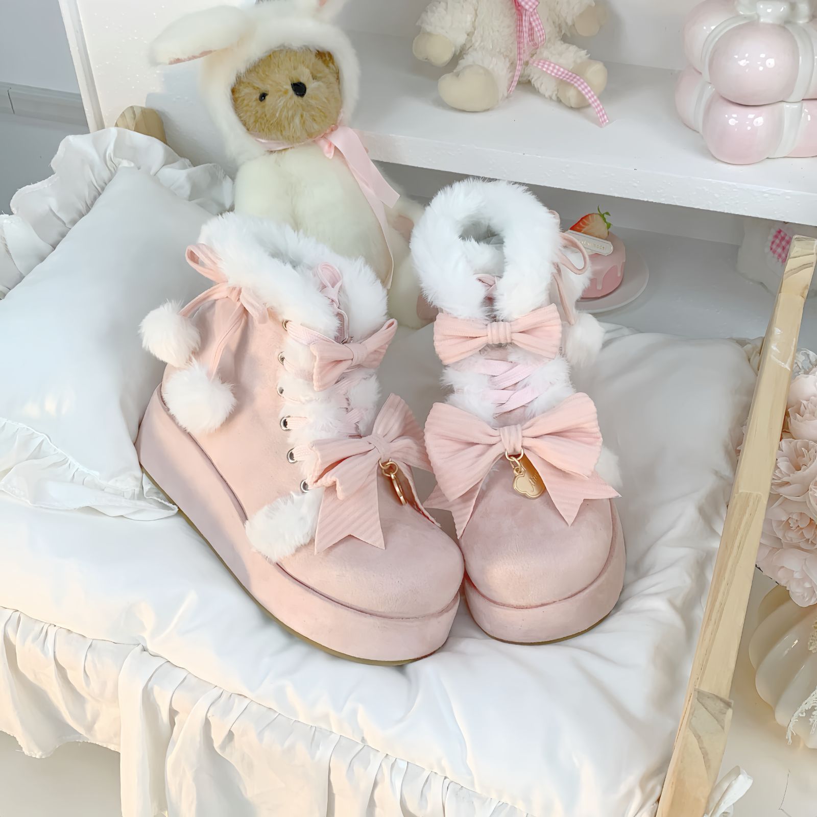 暖洋洋 ロリータシューズ かわいいデザイン ふわふわスノーブーツ 冬用 あったか ミルクイエロー 人気 デイリー＆イベントに最適 プレゼントにもおすすめ