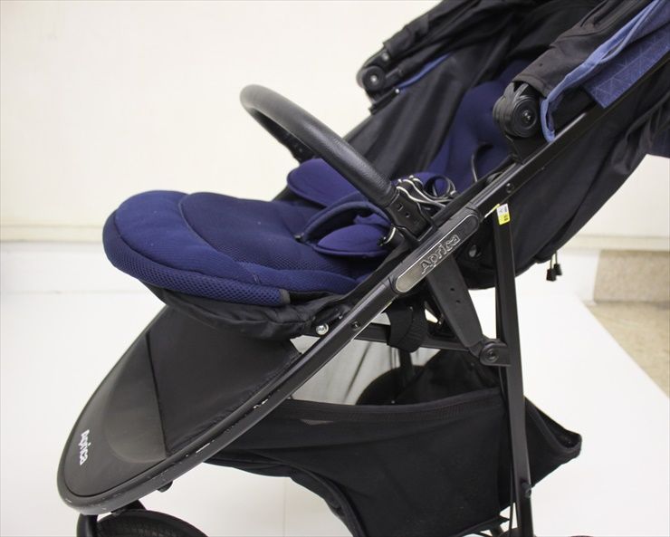 スムーヴ プレミアム ブルーデニムNV 92747 アップリカ 人気の3輪べビ