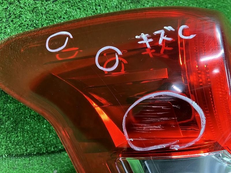 新品　カローラ　フィールダー　NZE144G　テールランプ　左　純正品番　81561-13650 美品 カローラ フィールダー NZE141G 後期 左右 テールランプ トヨタ
