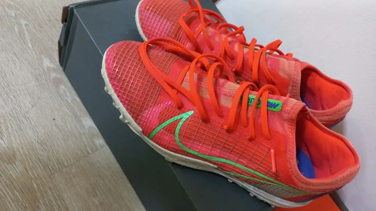 【雷市場（ポンジャン）商品韓国直送】NIKE(ナイキ) サッカーシューズ （ 260 ）