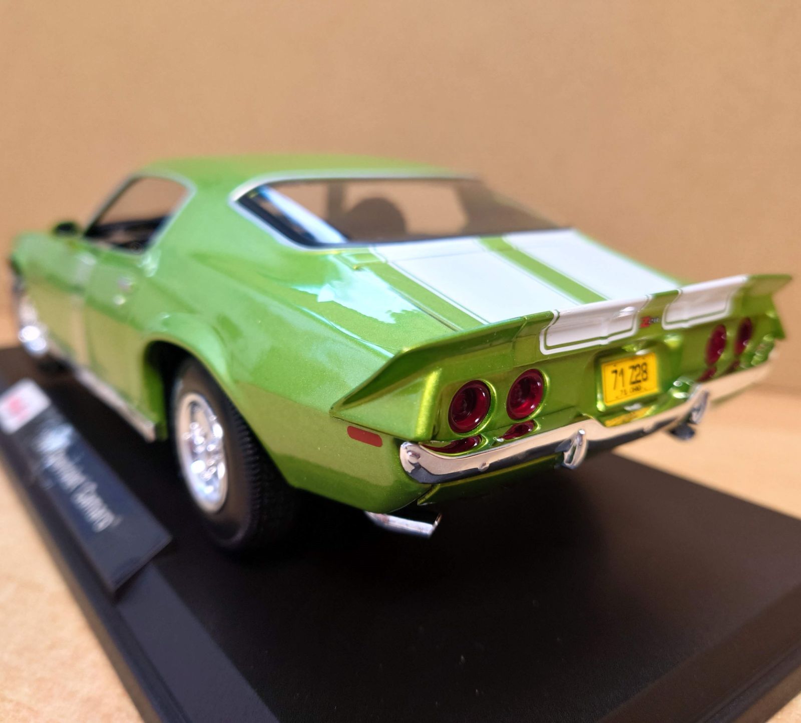 上品スタイル 1/18 シボレーカマロ 1971 グリーン Chevrolet Camaro マイスト マイスト
