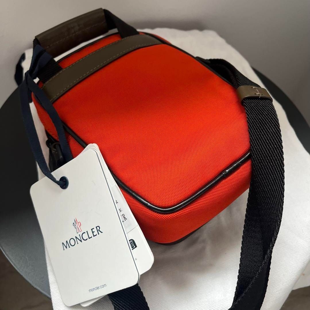 【新品未使用】 MONCLER YEHOR ショルダーバッグ オレンジ 新品 未使用】 MONCLER モンクレール YEHOR ショルダーバッグ