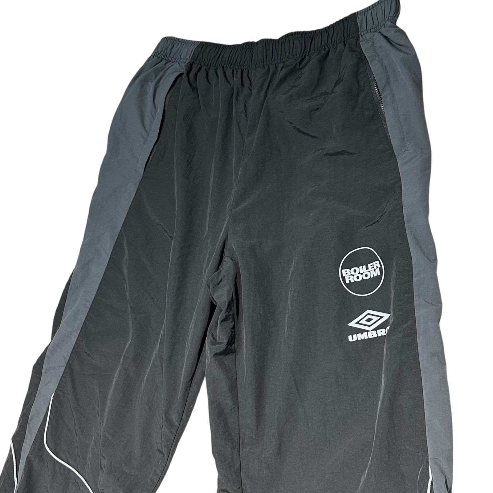 ボイラールームロゴ入りジャージ Boiler Room Umbro M size ボイラールーム - BOILER ROOM × Umbro Applique Hoody | HBX