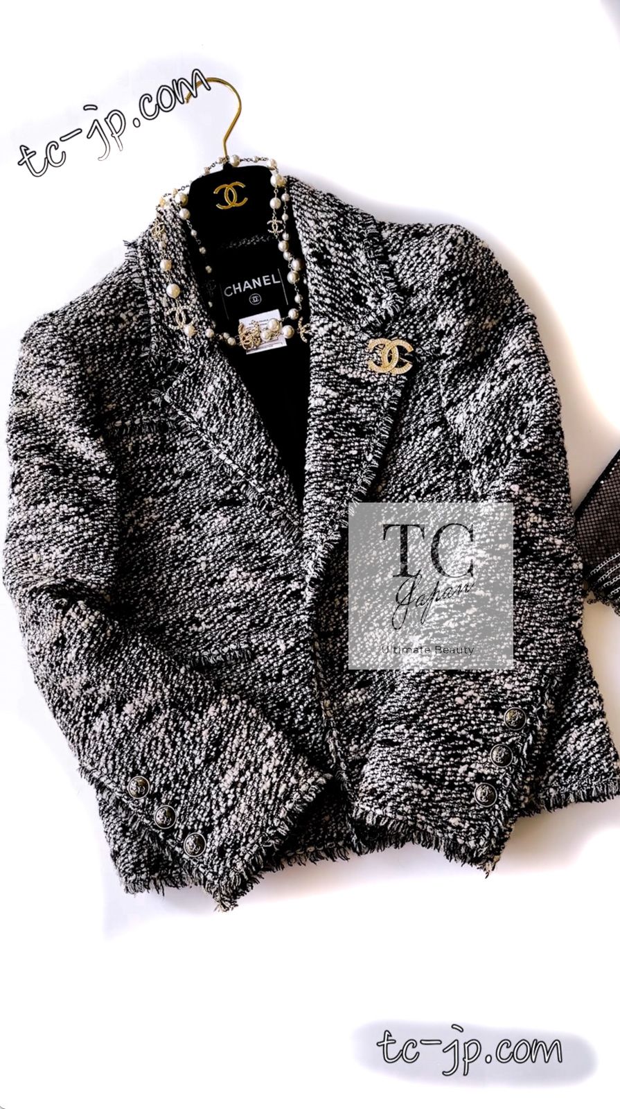 極美品　CHANEL シャネル　ツイード　ロゴ　ブラック　ビジュー　ジャケット 極美品CHANEL シャネルツイードロゴブラックビジュージャケット