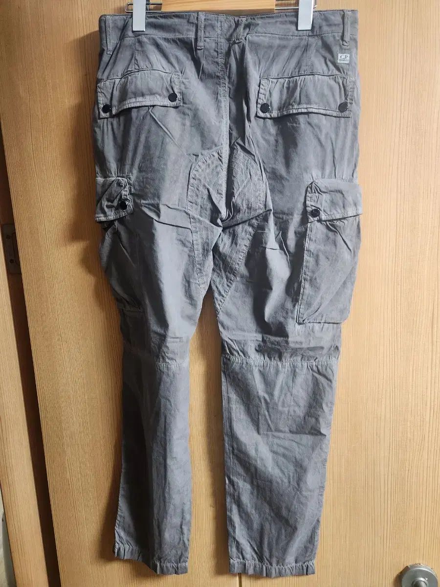 cp カンパニー カーゴパンツ 50 サイズ