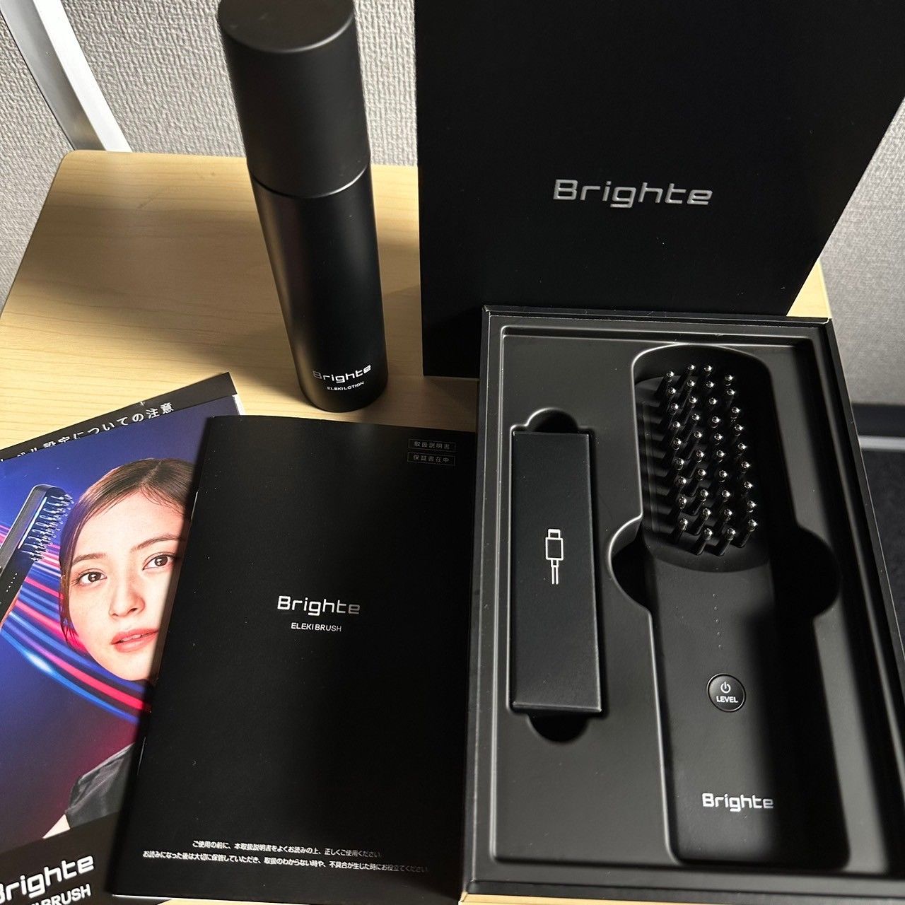 美品】Brighte ブライト ELEKI BRUSH エレキブラシ ブラシ型美顔 美品】Brighte ブライト ELEKI BRUSH エレキブラシ ブラシ型美顔