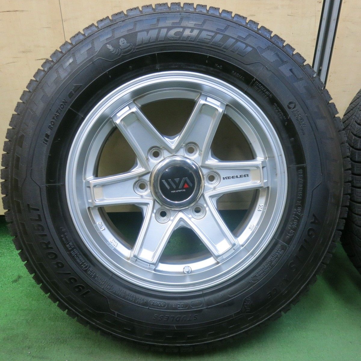 バリ溝 22年 9分 ハイエース 等 KEELER 195 80R15 107 105R スタッドレス ミシュラン AGILIS X-ICE キーラー 15インチ PCD139.7 6H 5092702SKス