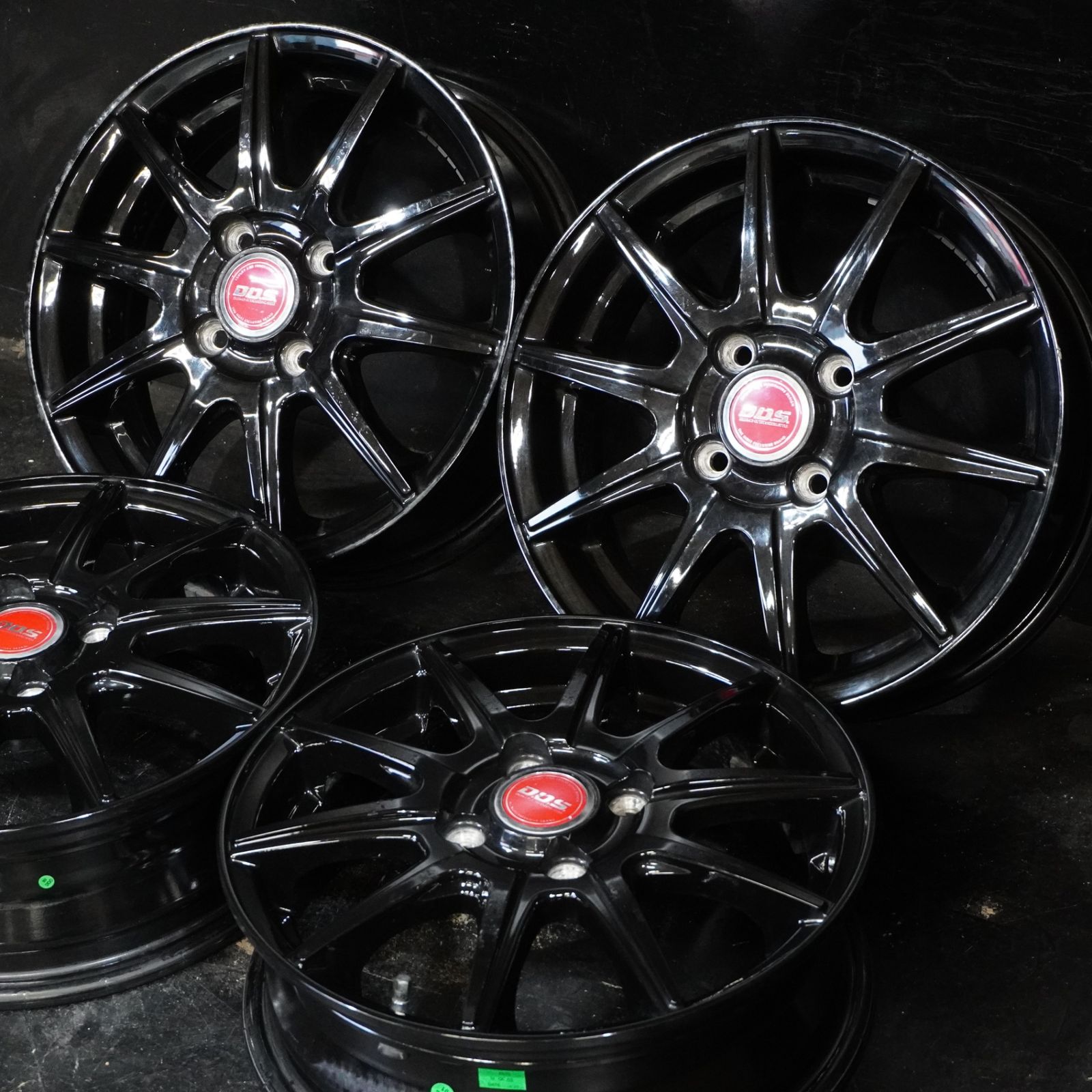 売切 BADX D.O.S 14×4.5J 45 100 4H 4本 ワゴンR タント スペーシア N-BOX等 スタッドレス用に