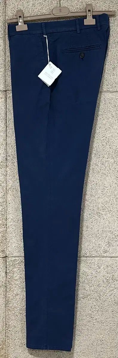 BRUNELLO CUCINELLI ブルネロクチネリ イタtリtアtンフィット ブルー チノパンツ