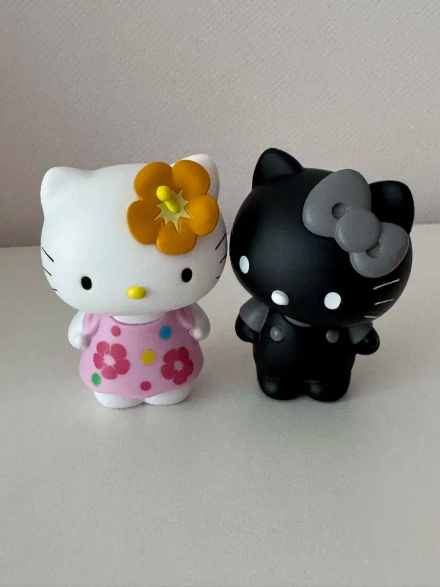 日本 ハローキティ HELLO KITTY 50 周年 くじ フィギュア