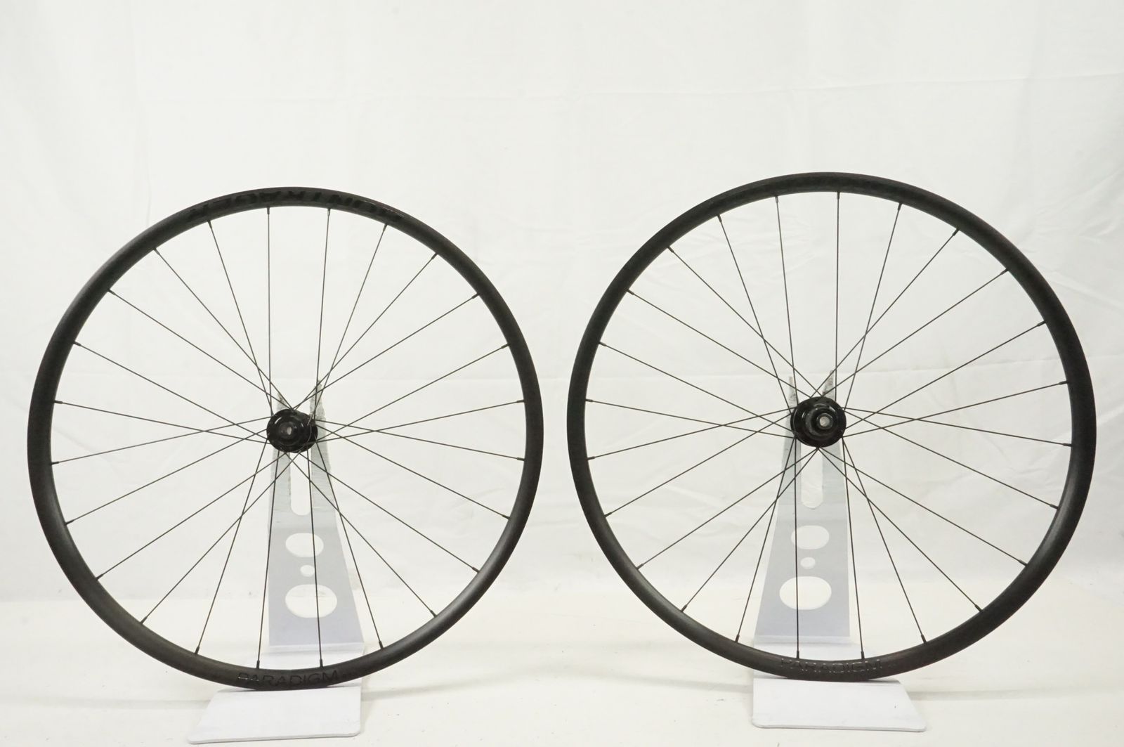 BONTRAGER PARADIGM SL ボントレガー チューブレスレディ