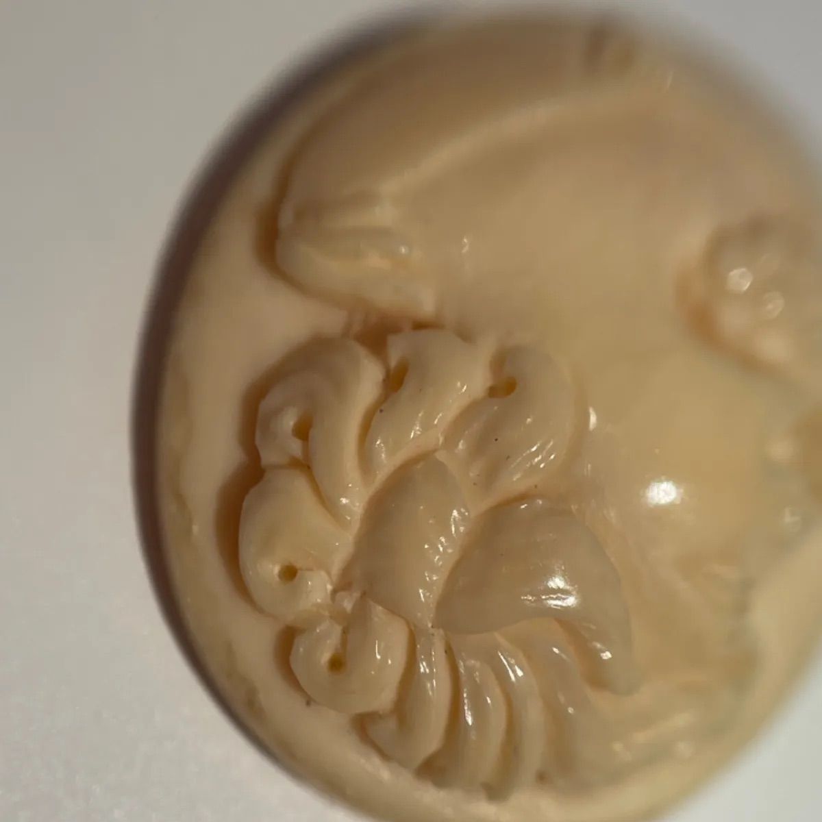 ☆珊瑚 カメオ 優美な横顔 - 天然桃珊瑚カメオブローチ