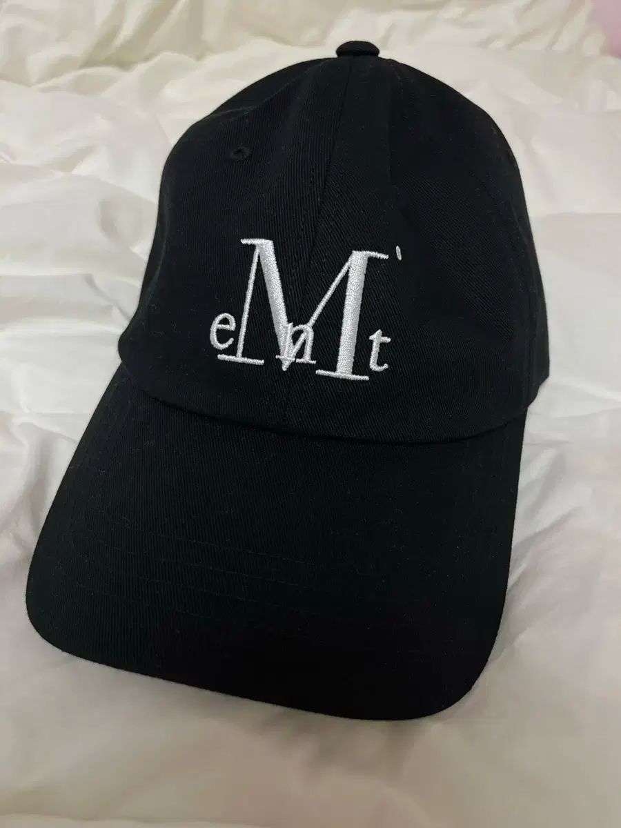【雷市場（ポンジャン）商品韓国直送】 MUCENT(ムセント) シグニチャー ボールキャップ ブラック