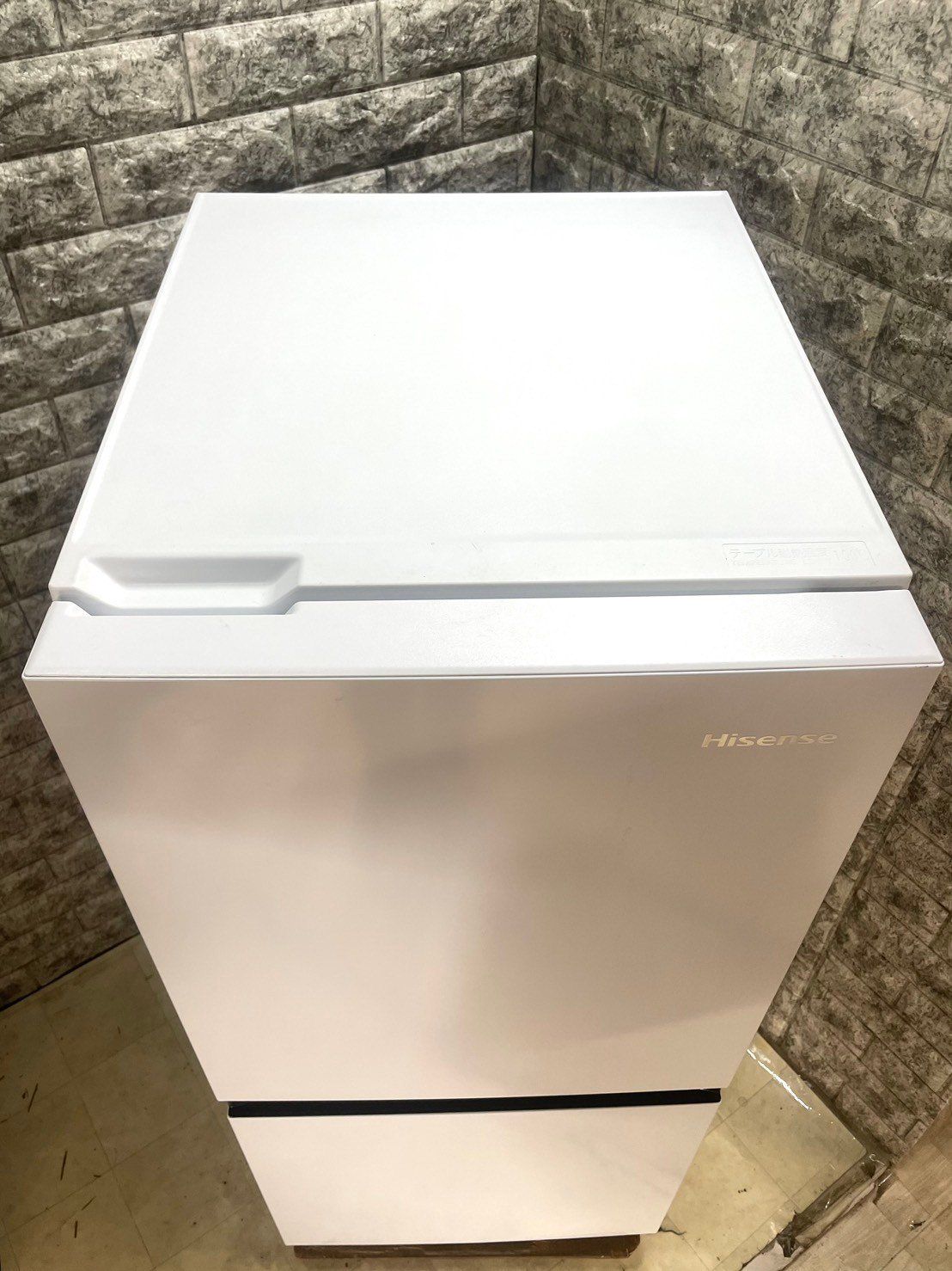 大阪送料無料★3か月保障付き★冷蔵庫★2023年★HR-D13E2W★R-354 高年式‼︎大阪送料無料☆3か月保障付き☆冷蔵庫☆2023年☆ハイセンス