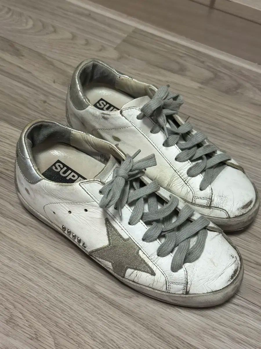 GOLDEN GOOSE(ゴールデングース) シルバータブ 220