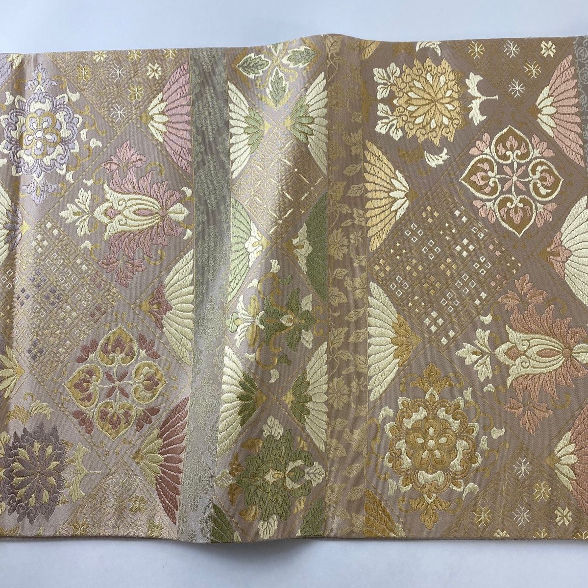 袋帯 美品 名品 箔屋清兵衛 落款 華文 草花 刺繍 箔 ベージュ お太鼓柄 