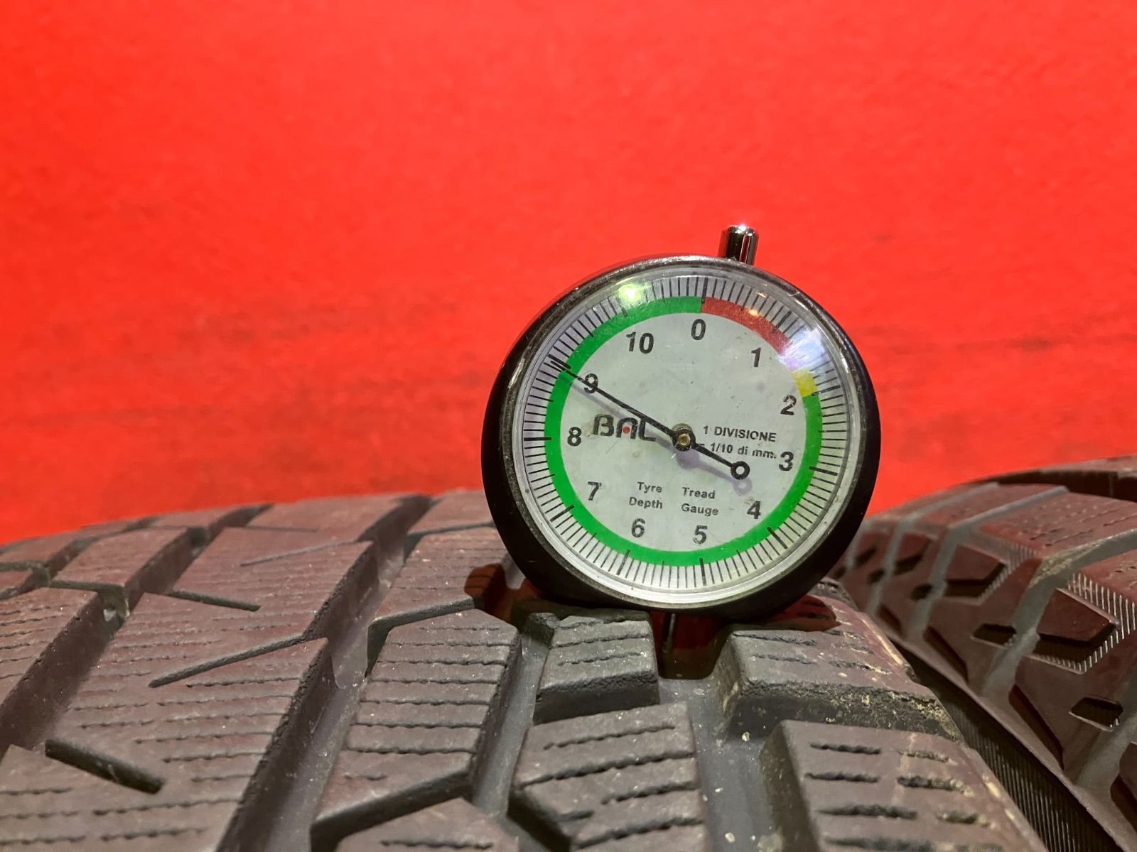 スタッドレスタイヤ 225|60R18