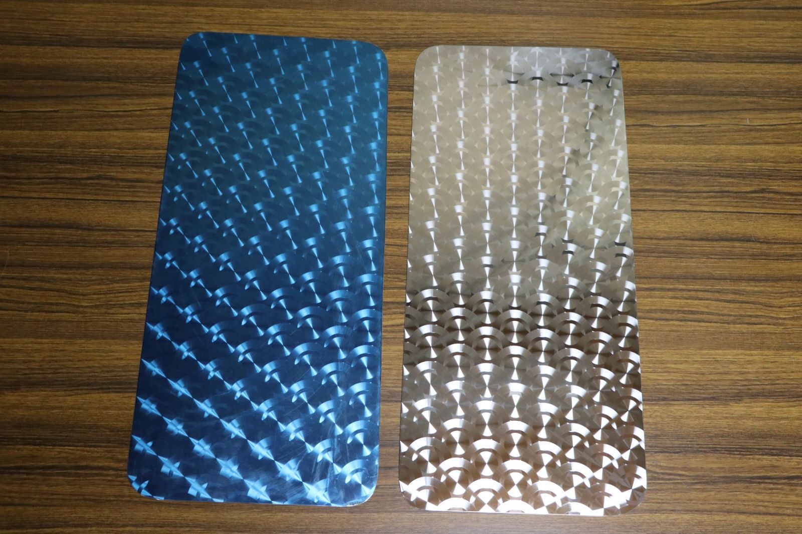 ■⇒プロフィア テラヴィ 寝台グリップ部分用パネル 鏡面菱抜き ステンレス 左右セット デコトラ 寝台窓 ベッド窓パネル 窓飾り:S 送料無料】【 日野 プロフィア/テラヴィ(H4.7～H15.10) リア窓パネル 鏡面】 トラック デコトラ パーツ トラック用品 ステンレス  RoyalQueen【RQWP19H】 - 【公式】トラックステンレスパーツ シャンデリア専門店「Royal Queen」