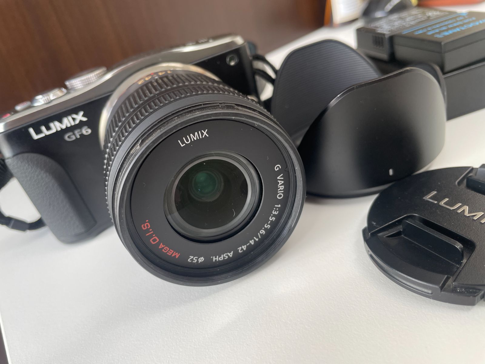 ☆純正バッテリー2個、レンズ収納袋付☆ LUMIX DMC-GF2 電動ズーム