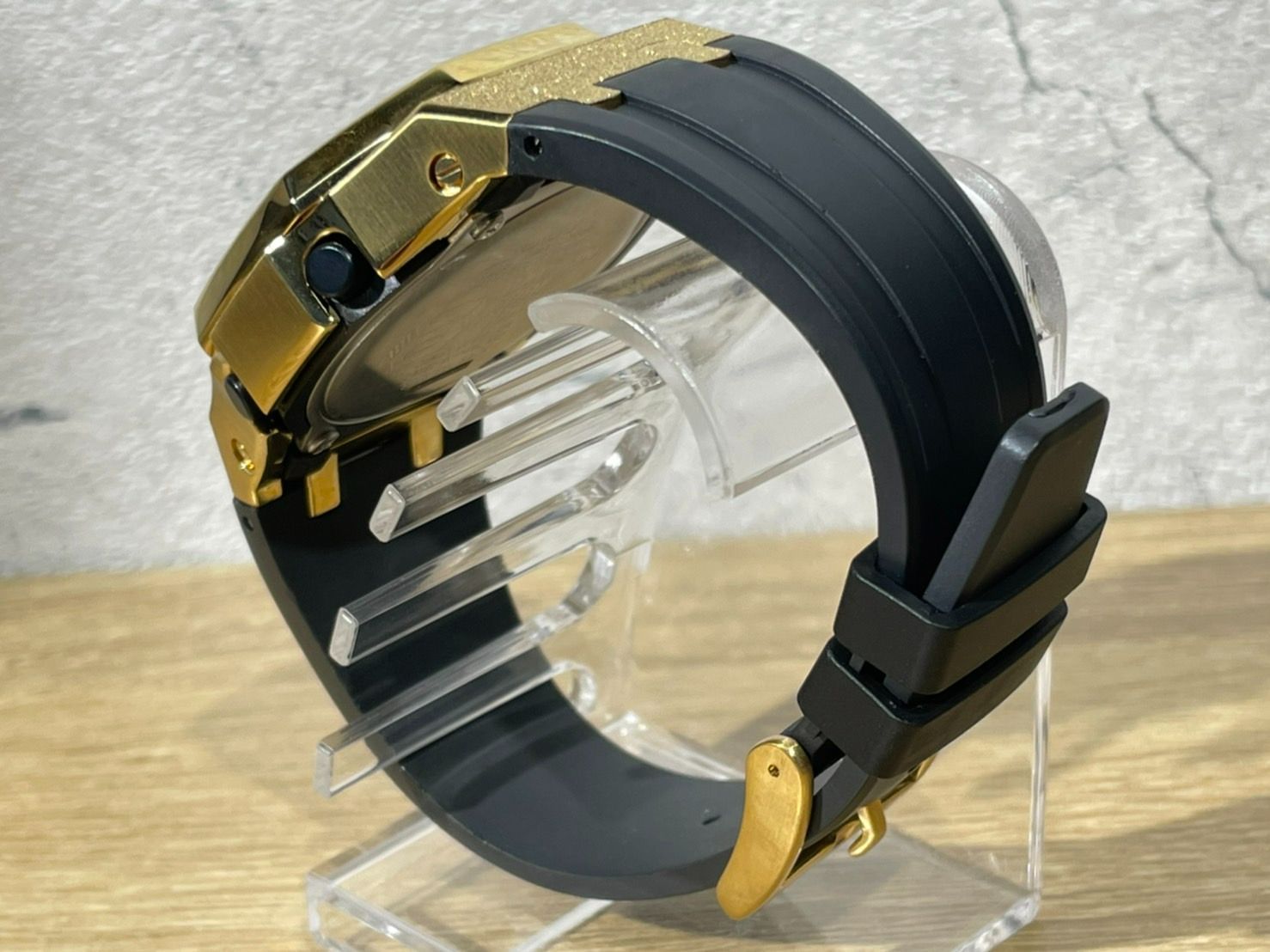 カシオ Gショック フロステッドゴールド ブラックベルト gma-s2100-1a