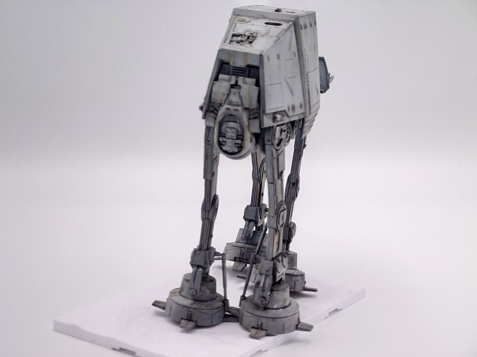 スターウォーズ AT-AT プラモデル 塗装完成品 バンダイ 1/144 - メルカリ