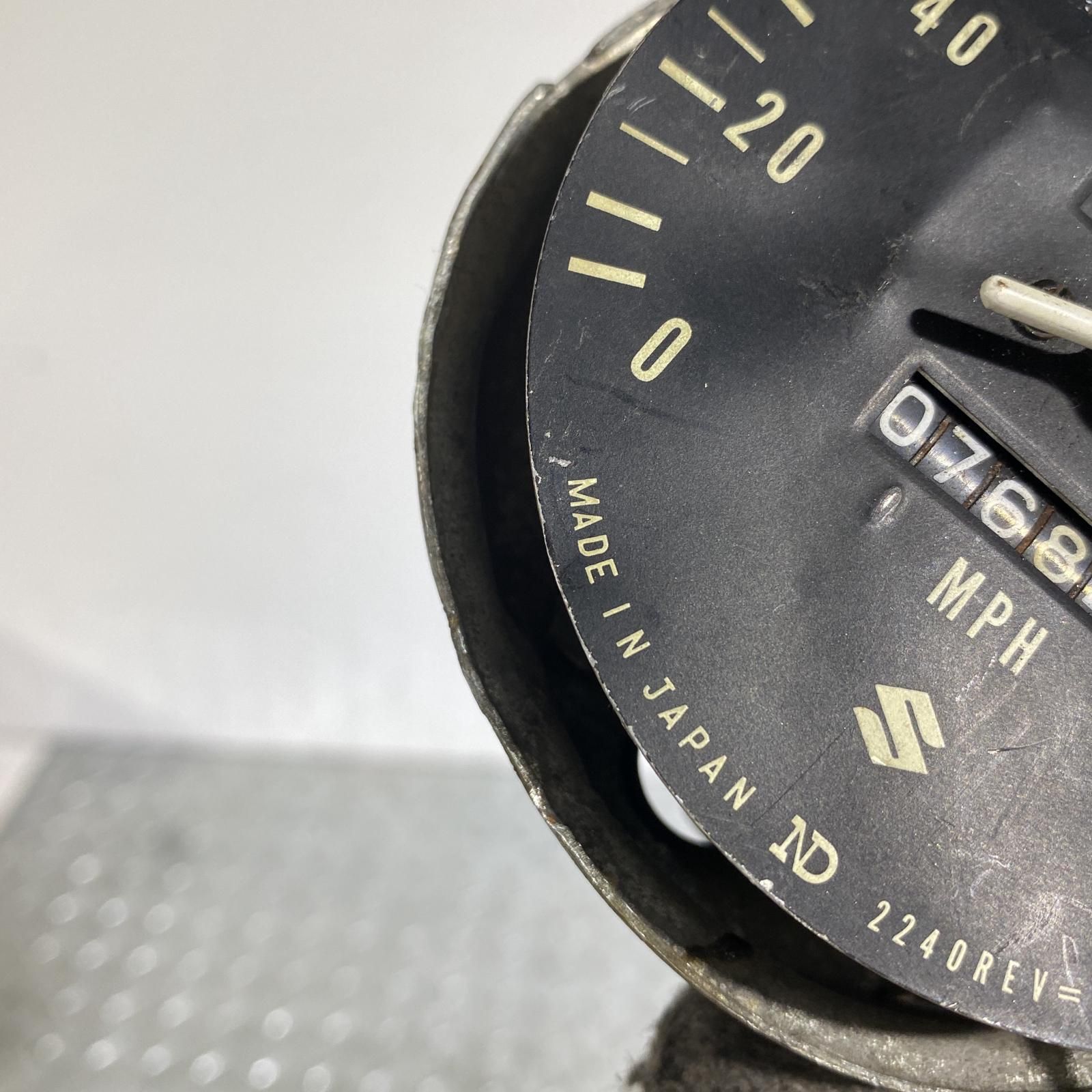 SUZUKI GT750 スピードメーター 部品取り スズキ - メルカリ