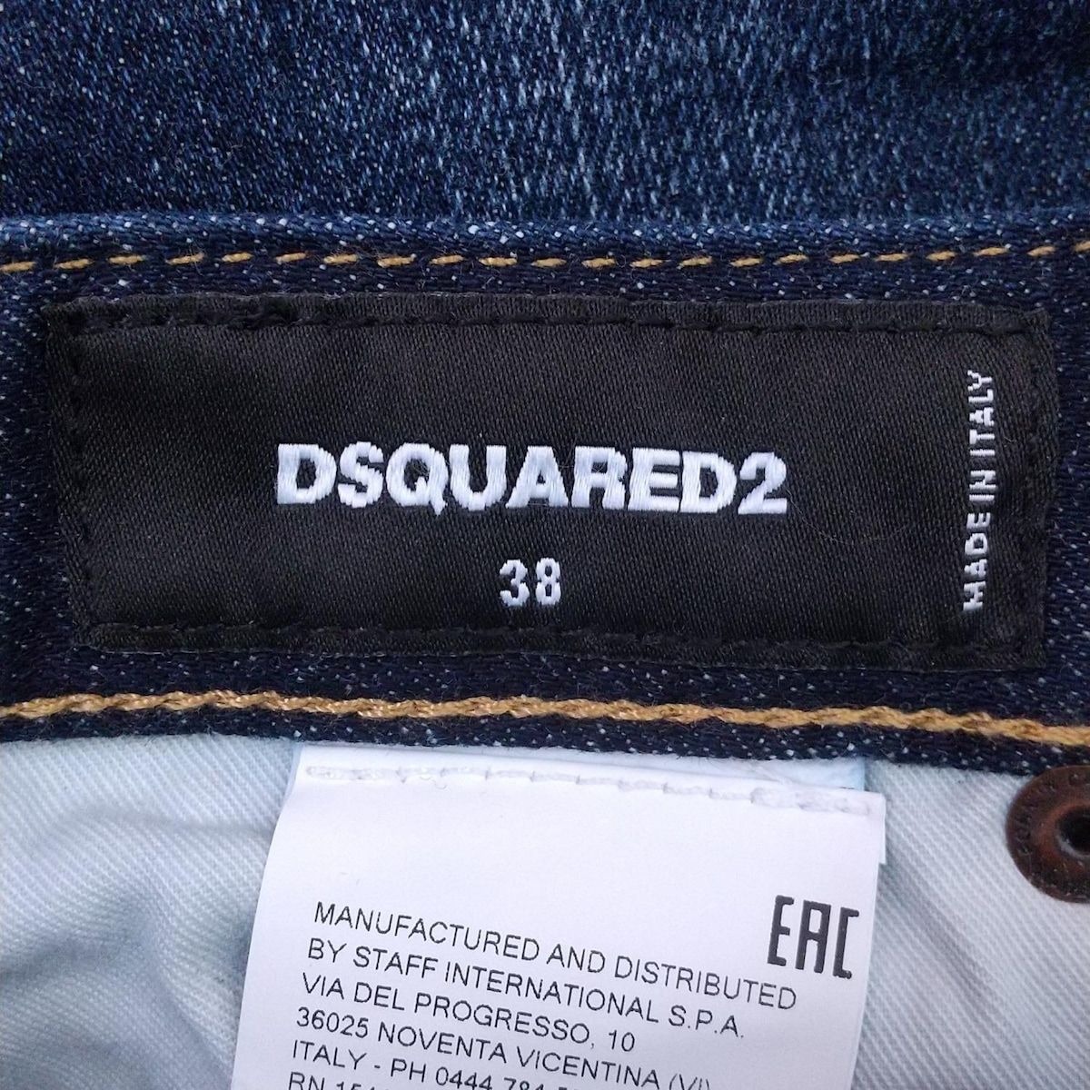 DSQUARED2