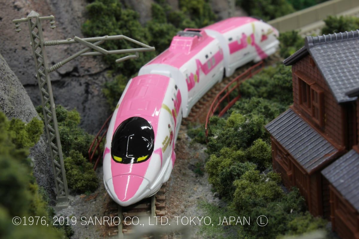 キティ新幹線 500系(南ラピさん専用) ハローキティ新幹線 HelloKitty Shinkansen | JR西日本