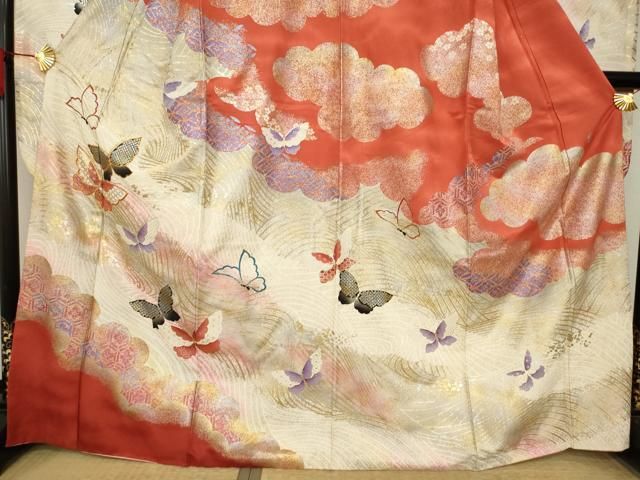 ブランド振袖 山本寛斎 豪華 刺繍 金彩 紋意匠 身丈174cm 身幅ゆったりめ ブランド振袖 山本寛斎 豪華 刺繍 金彩 紋意匠 身丈174cm 身幅