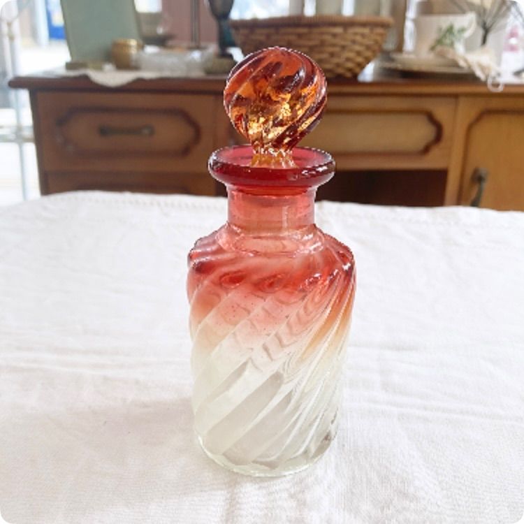 花のオールドバカラ エグランチエの香水瓶#61【1916年カタログ】ピンク