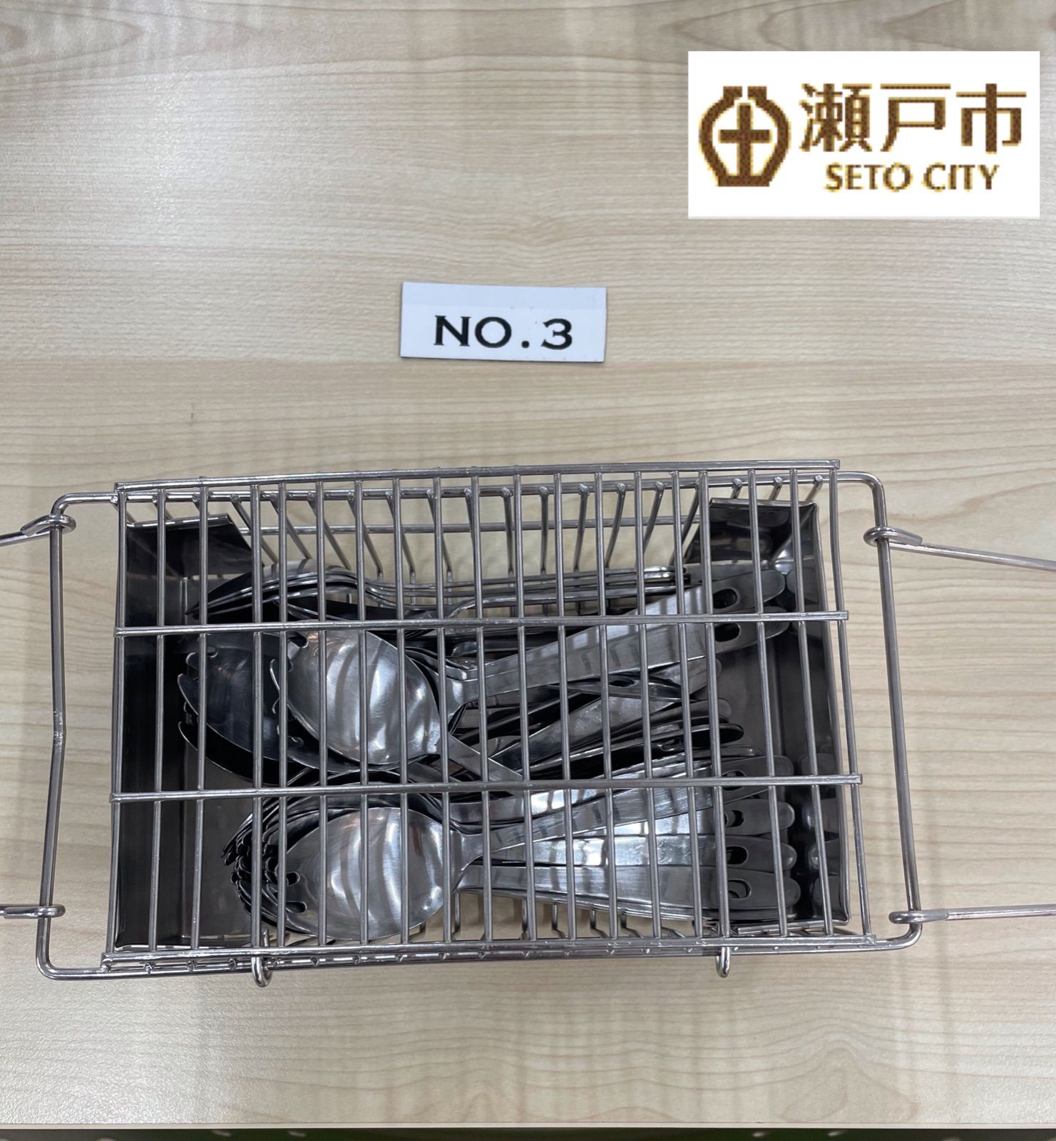 【昭和レトロ・中古品】学校給食　業務用ステンレスカゴ　3つセット 学校給食 先割れスプーン40本 ステンレスカゴケース付き No.3 - メルカリ