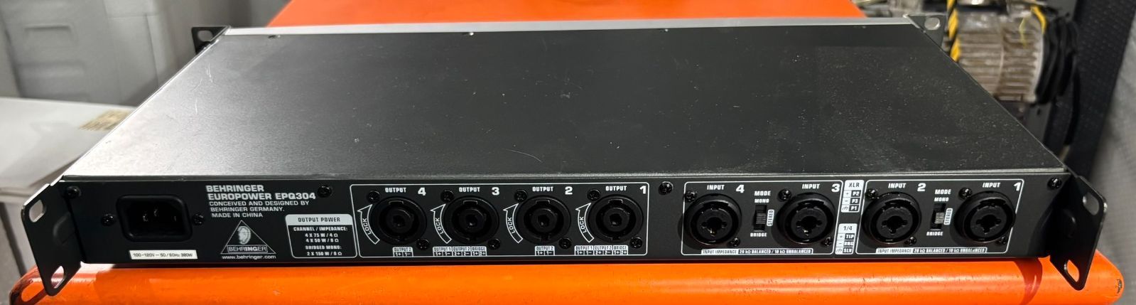 BEHRINGER ベリンガー EUROPOWER EPQ304 パワーアンプ 4チャンネル