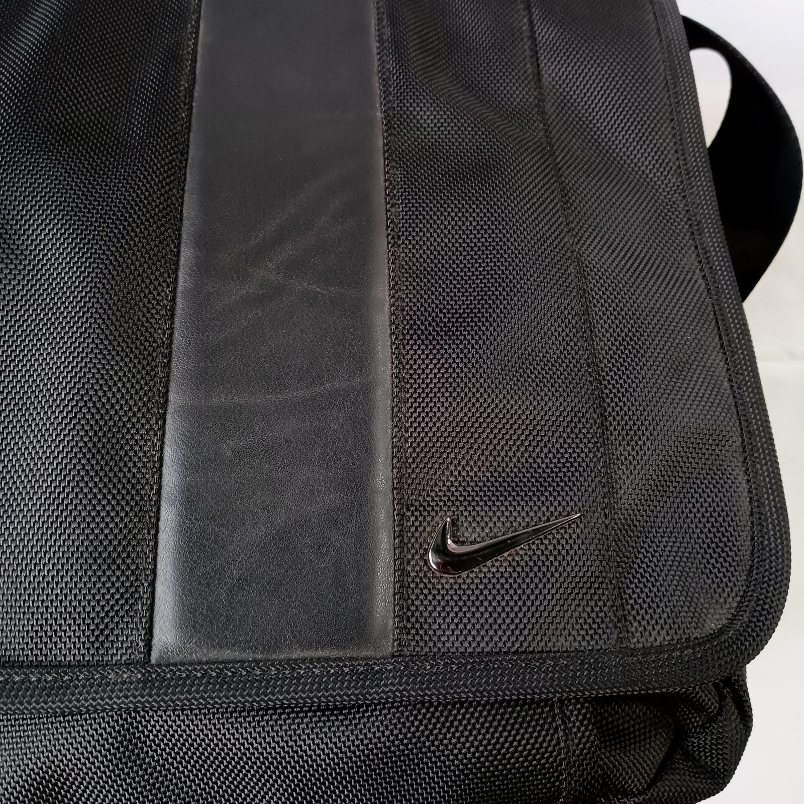 90s ナイキ メッセンジャーバッグ Vintage 90s Nike Patent Leather Messenger Bag Side Body