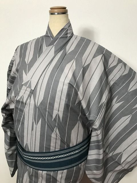 Mサイズ 男物 綿 浴衣 薄グレー地に矢羽根模様