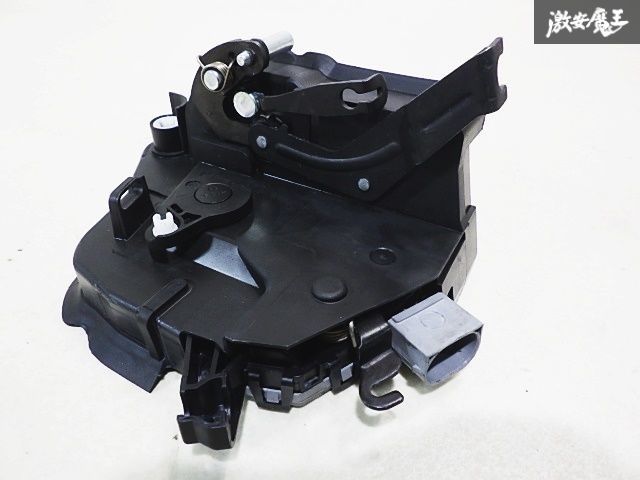 新品　BMWドアロックアクチュエーター　助手席　左前　送料込 新品 BMWドアロックアクチュエーター 助手席 左前 送料込 株式会社