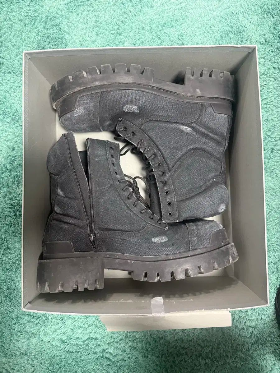 入手困難 BALENCIAGA コンバット ストライク 20mm ブーツ BALENCIAGA】メンズ コンバット ストライク 20MM ブーツ