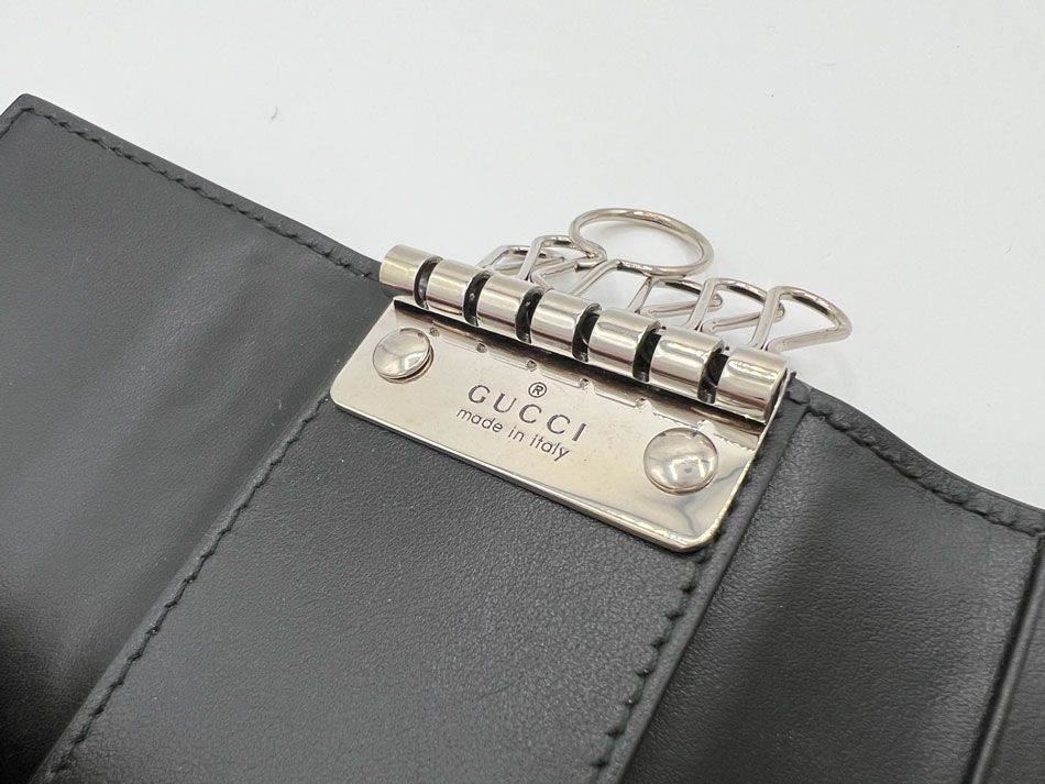 GUCCI グッチ GGエンボス レザー キーケース 6連 キーリング