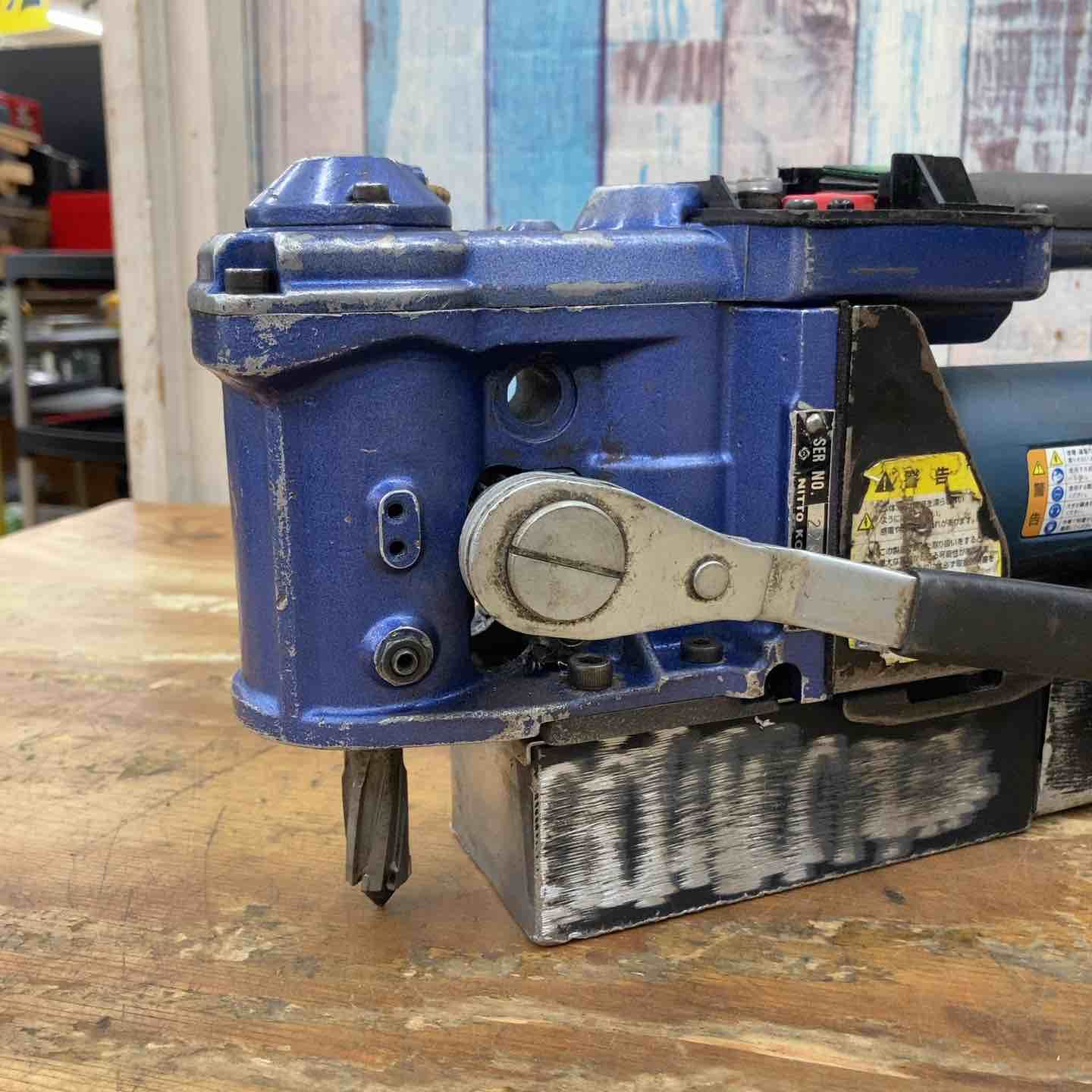 日東工器 LO-3000A アトラエース 44330 携帯式磁気応用穴あけ機(100V 